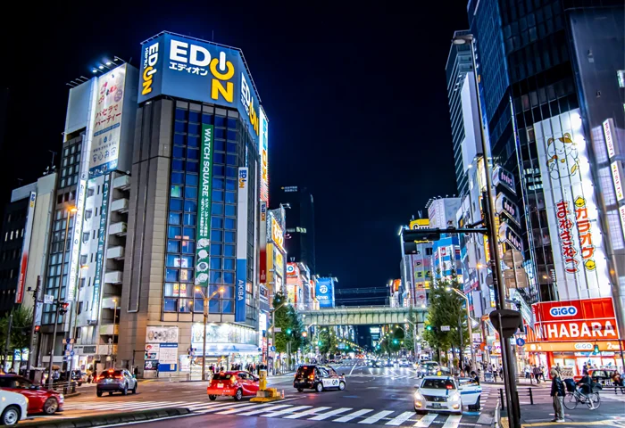 【コラム】交通広告のクリエイティブ設計『秋葉原駅編』