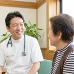 医師と患者が対話しているイメージ